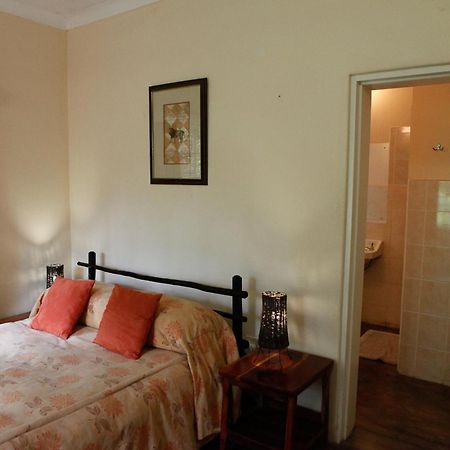 Down Gran'S Self-Catering Cottage Lobamba エクステリア 写真