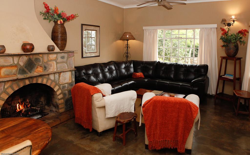 Down Gran'S Self-Catering Cottage Lobamba エクステリア 写真