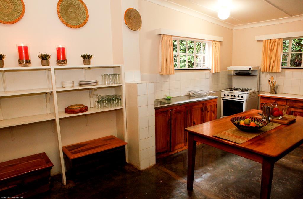 Down Gran'S Self-Catering Cottage Lobamba エクステリア 写真